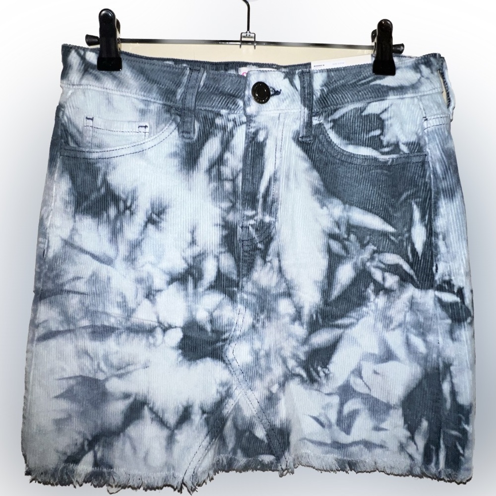 NWT Juniors' SO® 5-Pocket Mini Skirt 5, Navy Tie Dye